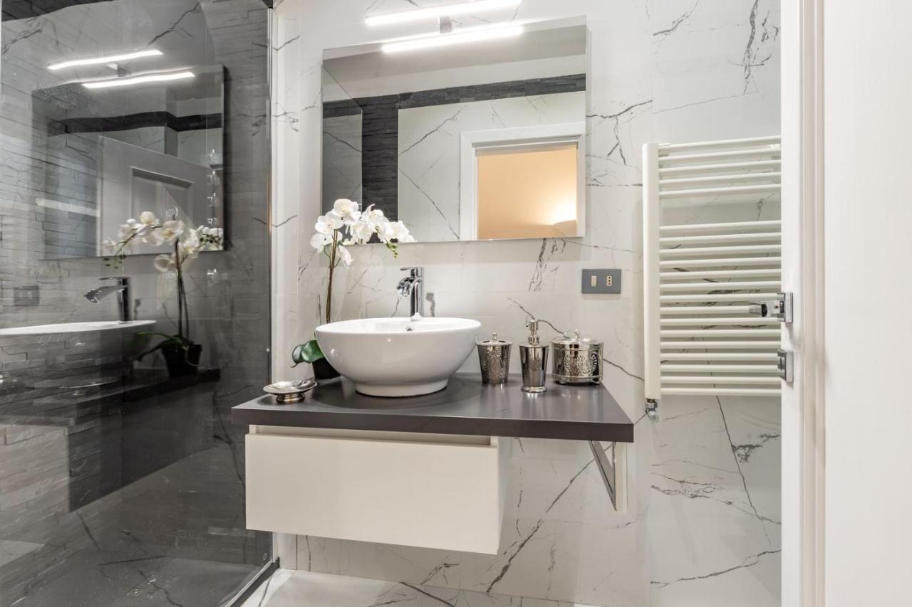 Trevi Luxury Apartment Jacuzzi Rome Exterior photo
