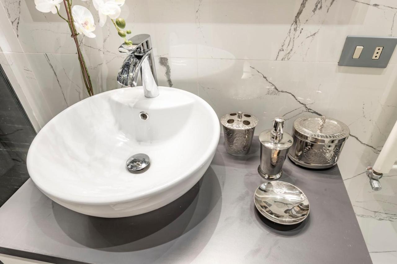Trevi Luxury Apartment Jacuzzi Rome Exterior photo